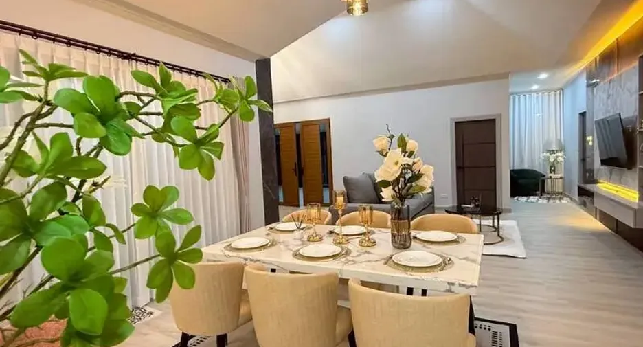For sale 4 bedrooms villa in East Pattaya, Pattaya