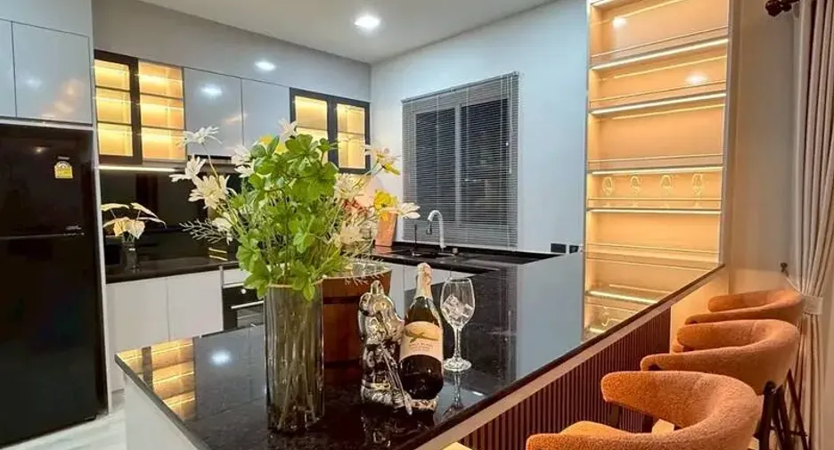 For sale 4 bedrooms villa in East Pattaya, Pattaya