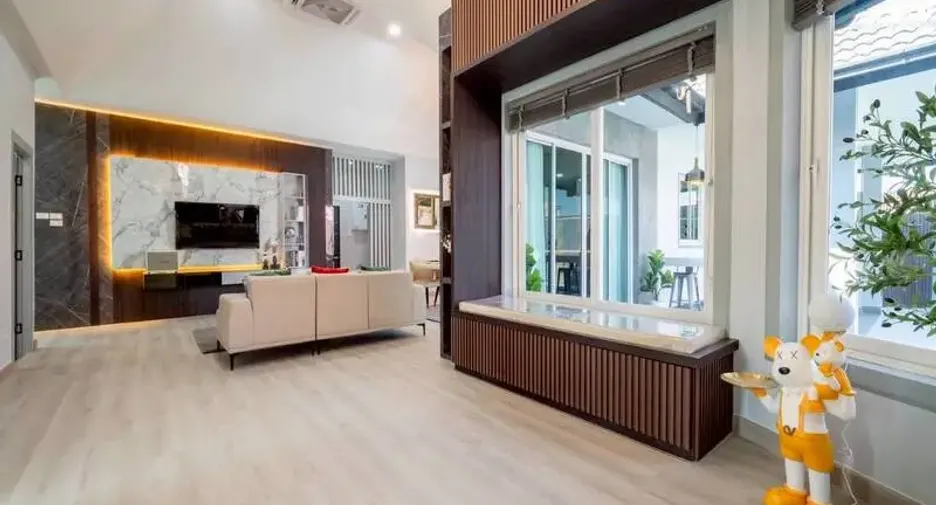 For sale 4 bedrooms villa in East Pattaya, Pattaya