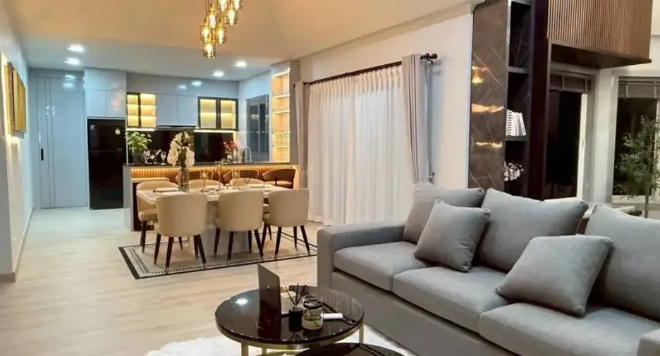 For sale 4 bedrooms villa in East Pattaya, Pattaya