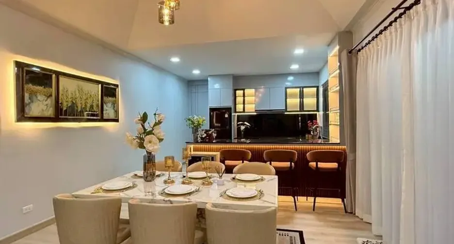 For sale 4 bedrooms villa in East Pattaya, Pattaya