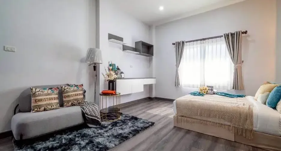 For sale 4 bedrooms villa in East Pattaya, Pattaya