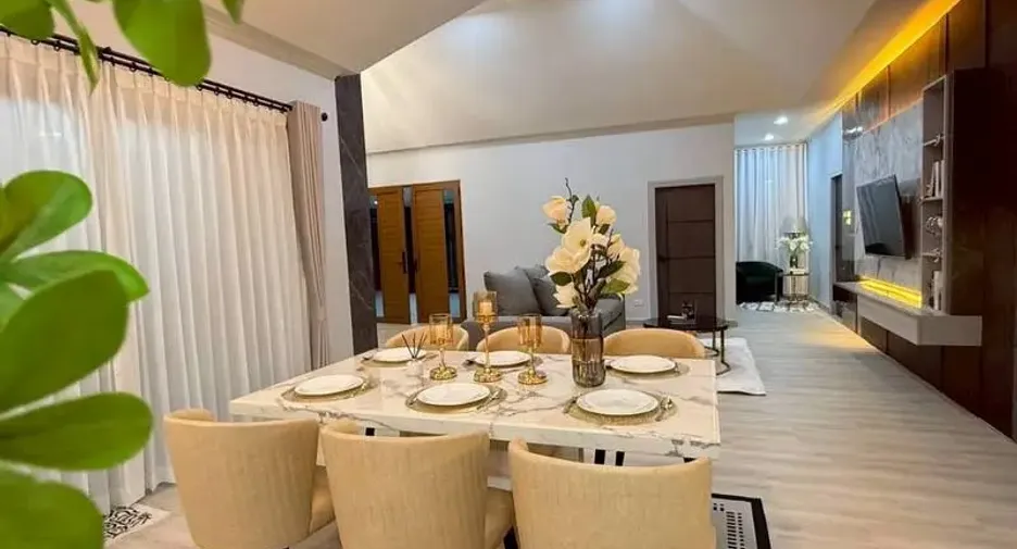 For sale 4 bedrooms villa in East Pattaya, Pattaya