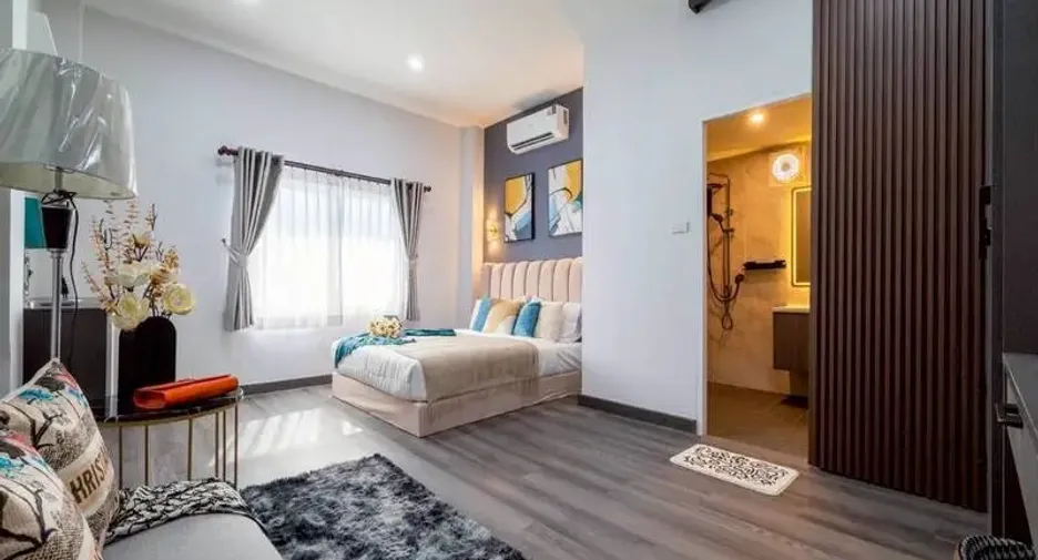 For sale 4 bedrooms villa in East Pattaya, Pattaya