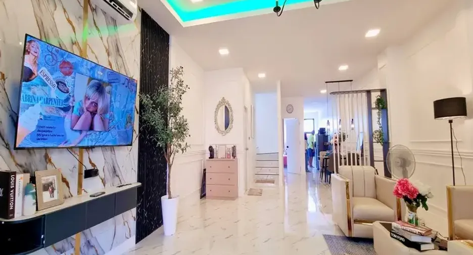 For sale 3 bedrooms townhouse in East Pattaya, Pattaya