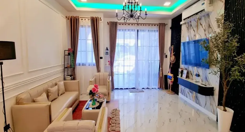 For sale 3 bedrooms townhouse in East Pattaya, Pattaya