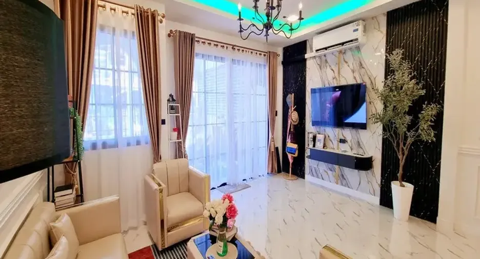 For sale 3 bedrooms townhouse in East Pattaya, Pattaya