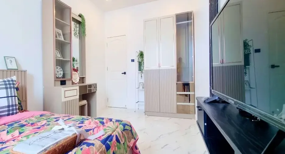 For sale 3 bedrooms townhouse in East Pattaya, Pattaya