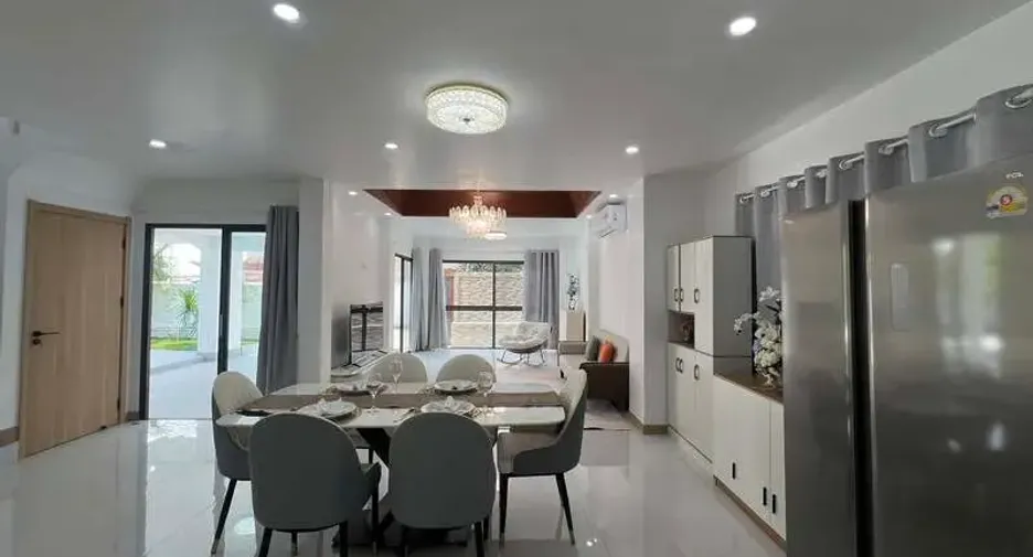 For sale 4 bedrooms house in Jomtien, Pattaya