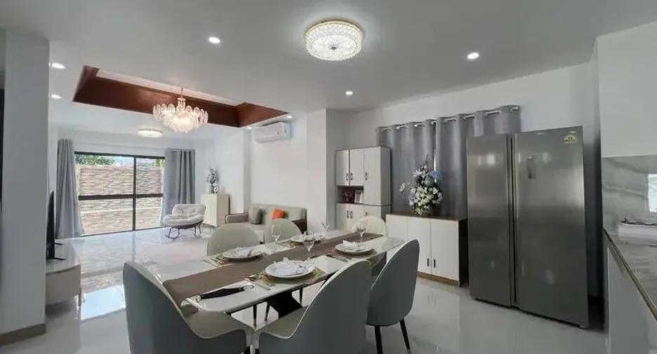 For sale 4 bedrooms house in Jomtien, Pattaya