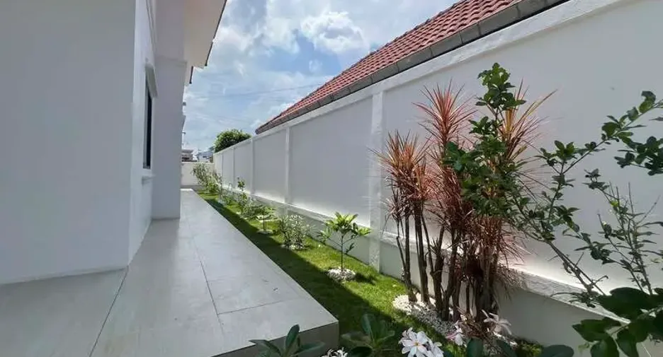 For sale 4 bedrooms house in Jomtien, Pattaya