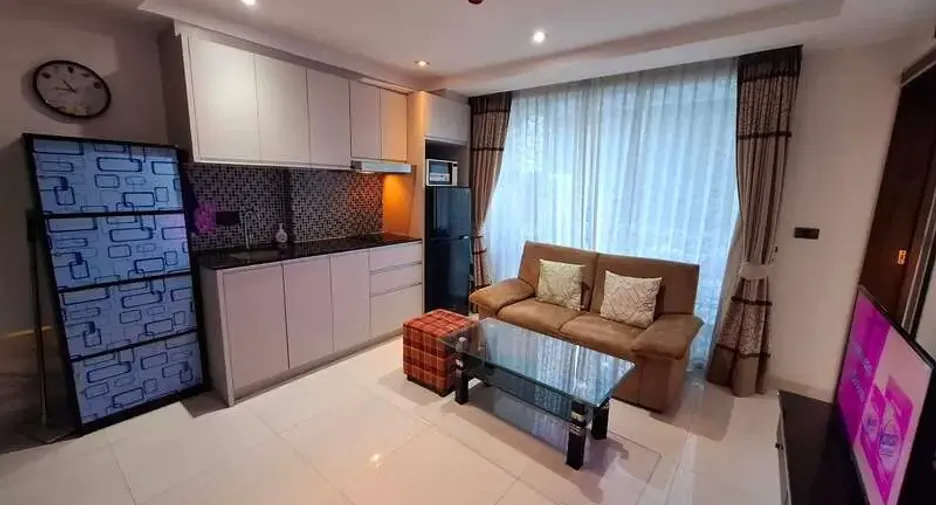 For rent 2 bedrooms condo in North Pattaya, Pattaya