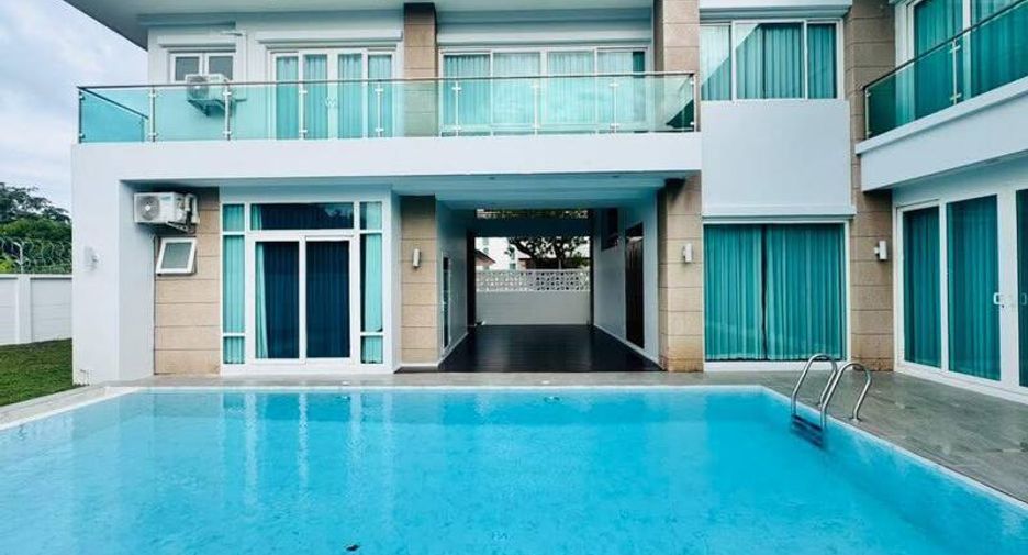 For sale 5 bedrooms villa in North Pattaya, Pattaya