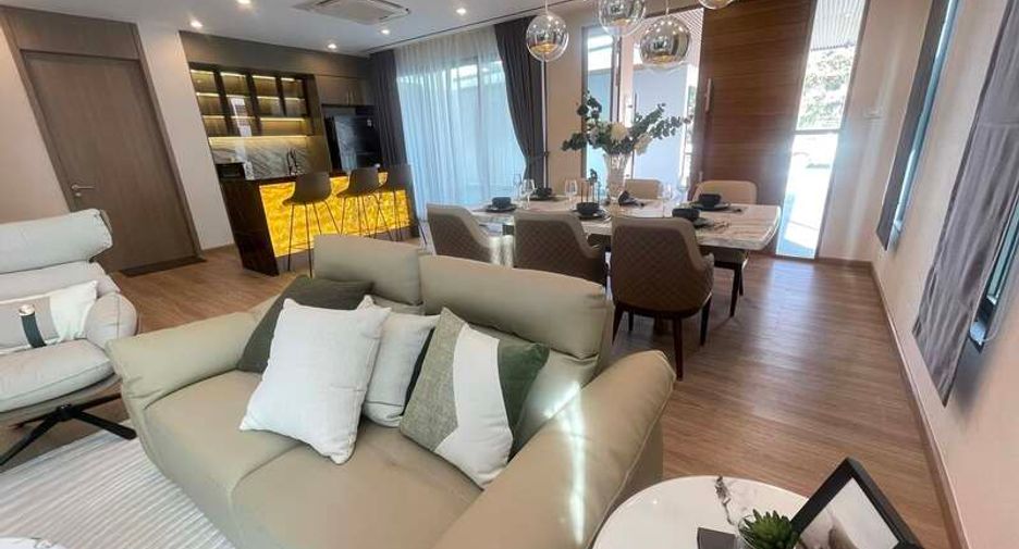 À vendre 4 chambres villa à East Pattaya, Pattaya