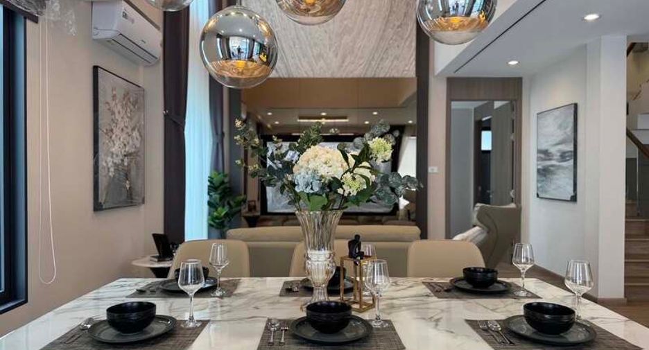 À vendre 4 chambres villa à East Pattaya, Pattaya