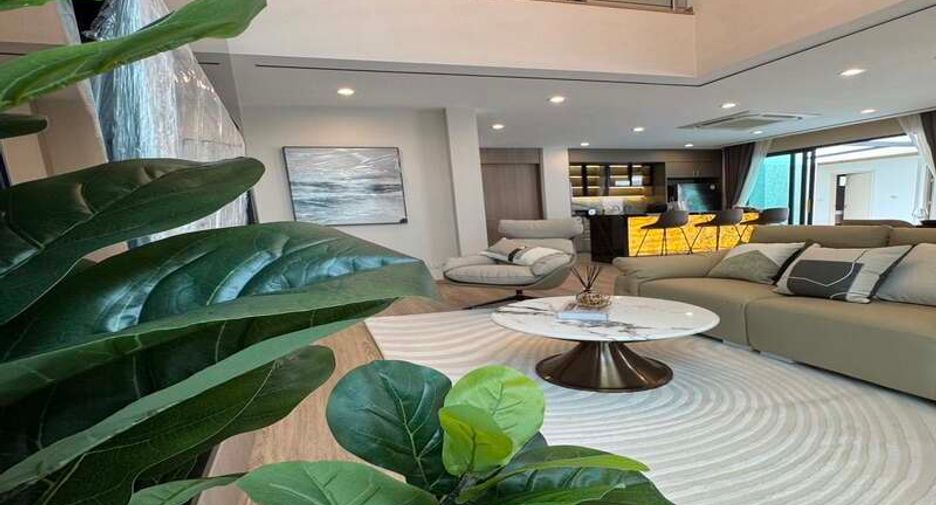 À vendre 4 chambres villa à East Pattaya, Pattaya