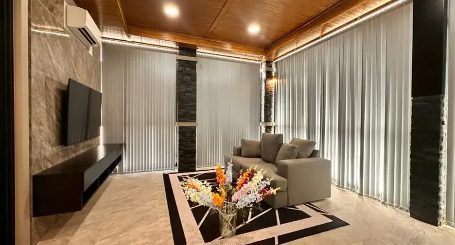 For sale 4 bedrooms villa in East Pattaya, Pattaya