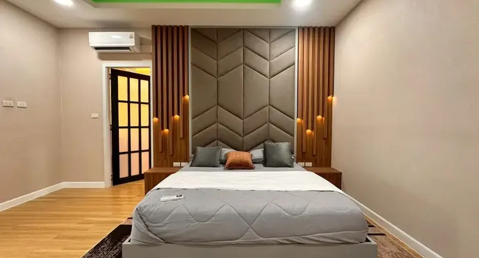 For sale 4 bedrooms villa in East Pattaya, Pattaya
