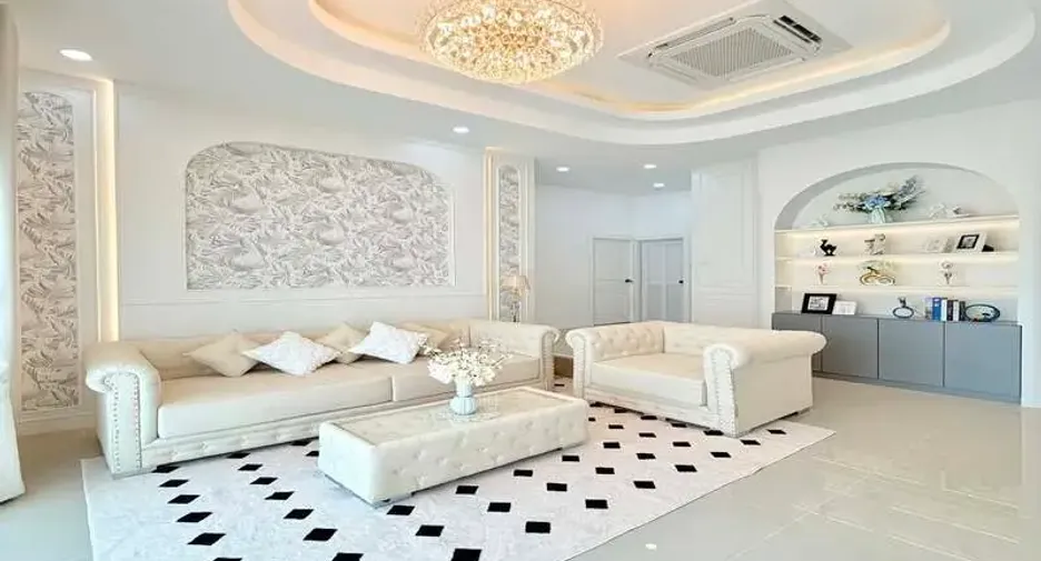 Villa en venta de 4 habitaciones en East Pattaya, Pattaya