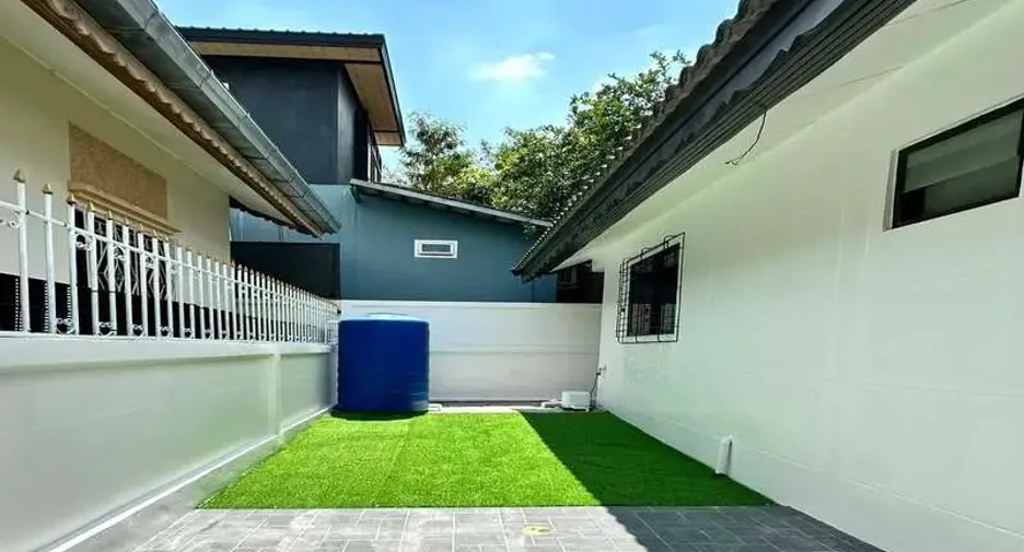 For sale 2 bedrooms house in East Pattaya, Pattaya