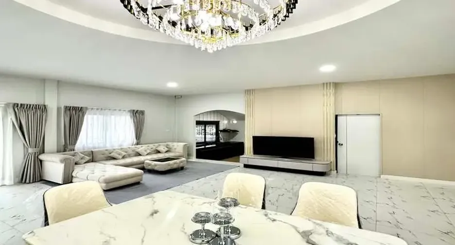 For sale 2 bedrooms house in East Pattaya, Pattaya