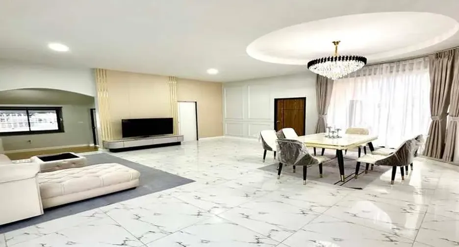 For sale 2 bedrooms house in East Pattaya, Pattaya