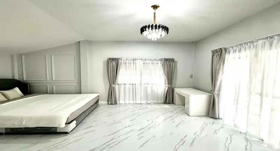 For sale 2 bedrooms house in East Pattaya, Pattaya