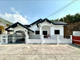 For sale 2 ベッドルーム villa in Bang Lamung, Chonburi