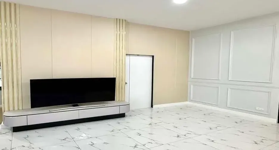 For sale 2 bedrooms house in East Pattaya, Pattaya