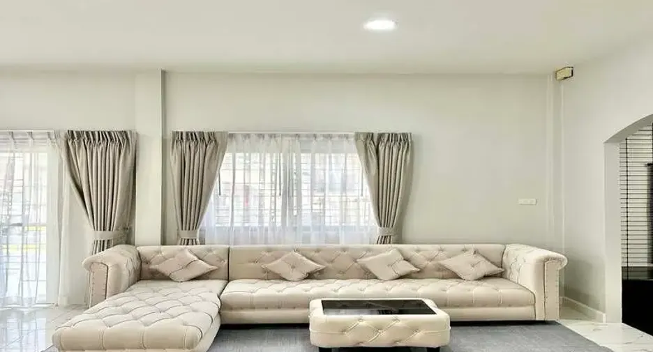 For sale 2 bedrooms house in East Pattaya, Pattaya