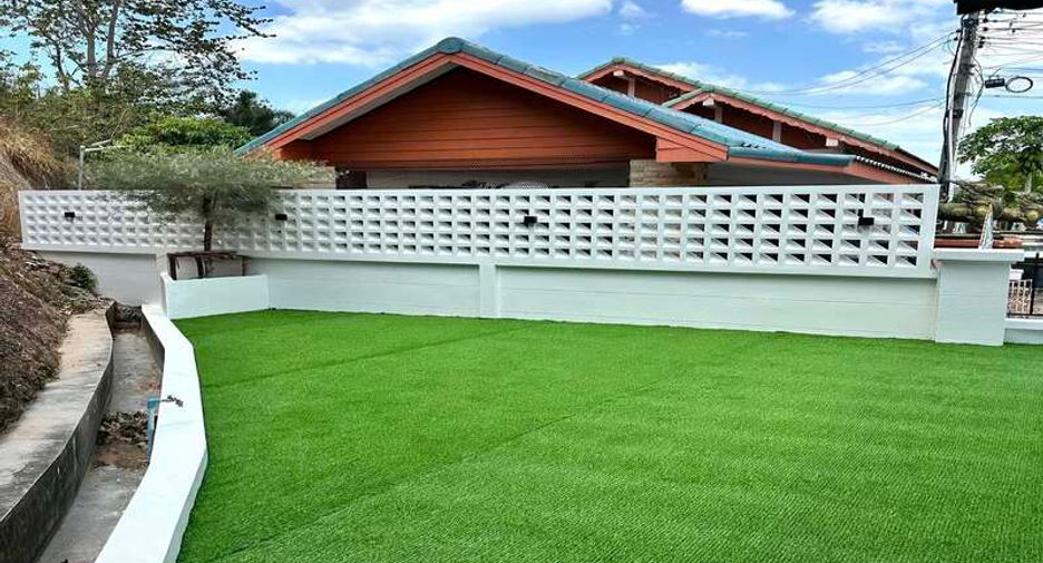 For sale 2 bedrooms house in East Pattaya, Pattaya