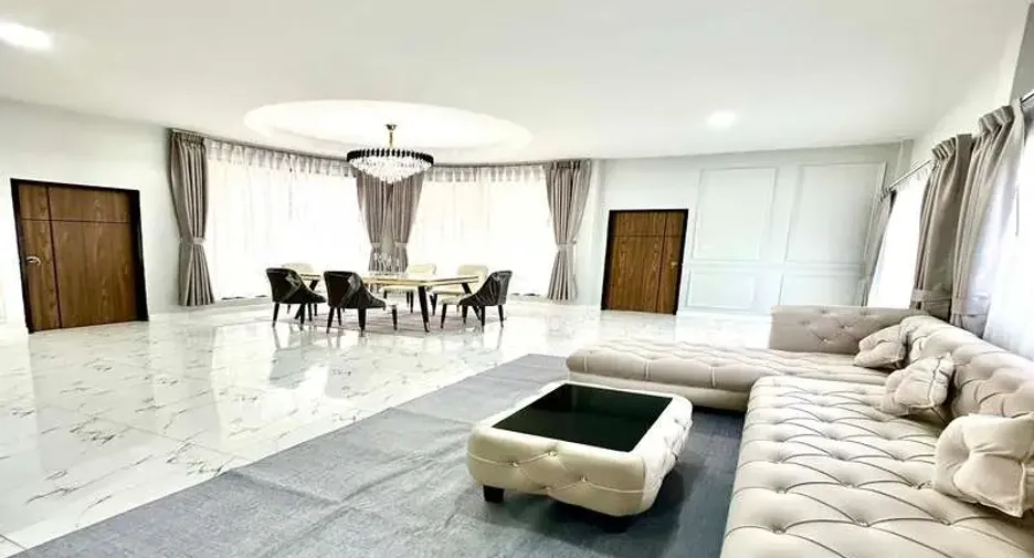 For sale 2 bedrooms house in East Pattaya, Pattaya