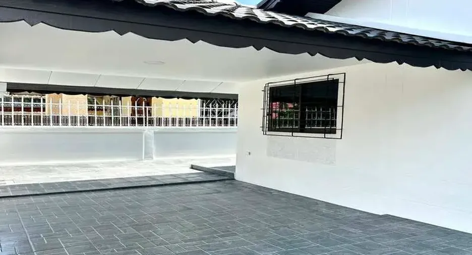 For sale 2 bedrooms house in East Pattaya, Pattaya