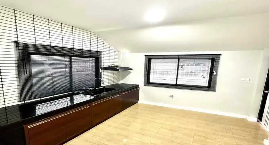 For sale 2 bedrooms house in East Pattaya, Pattaya