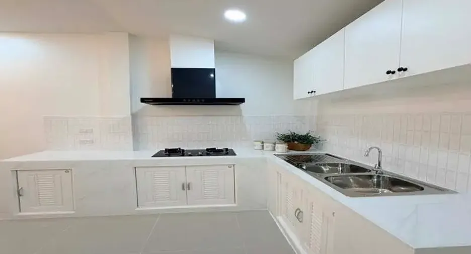 For sale 2 bedrooms townhouse in East Pattaya, Pattaya