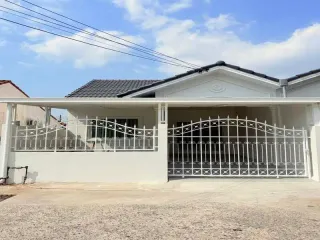 For sale 2 bedrooms townhouse in Bang Lamung, Chonburi