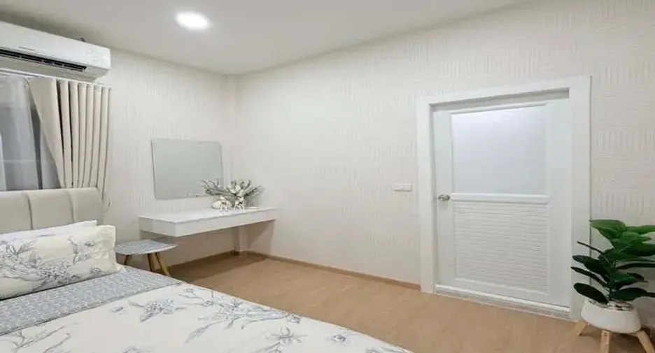 For sale 2 bedrooms townhouse in East Pattaya, Pattaya