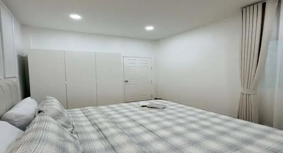 For sale 2 bedrooms townhouse in East Pattaya, Pattaya