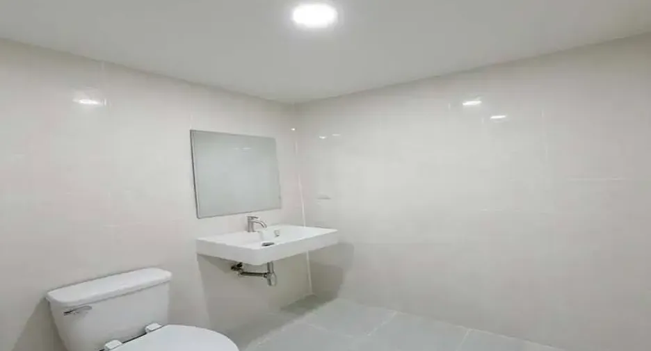 For sale 2 bedrooms townhouse in East Pattaya, Pattaya