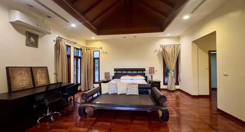 For rent 3 bedrooms villa in Sattahip, Chonburi