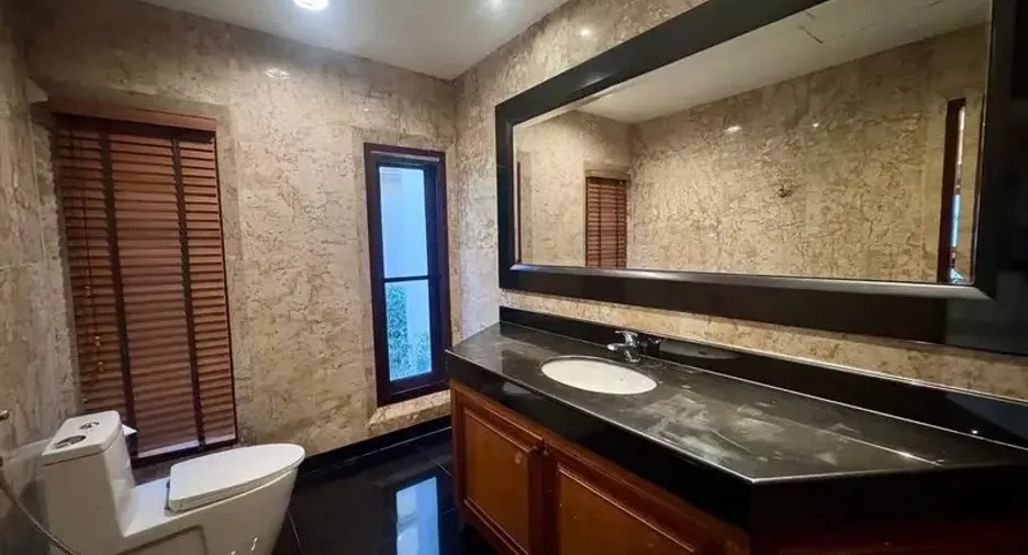 For rent 3 bedrooms villa in Sattahip, Chonburi