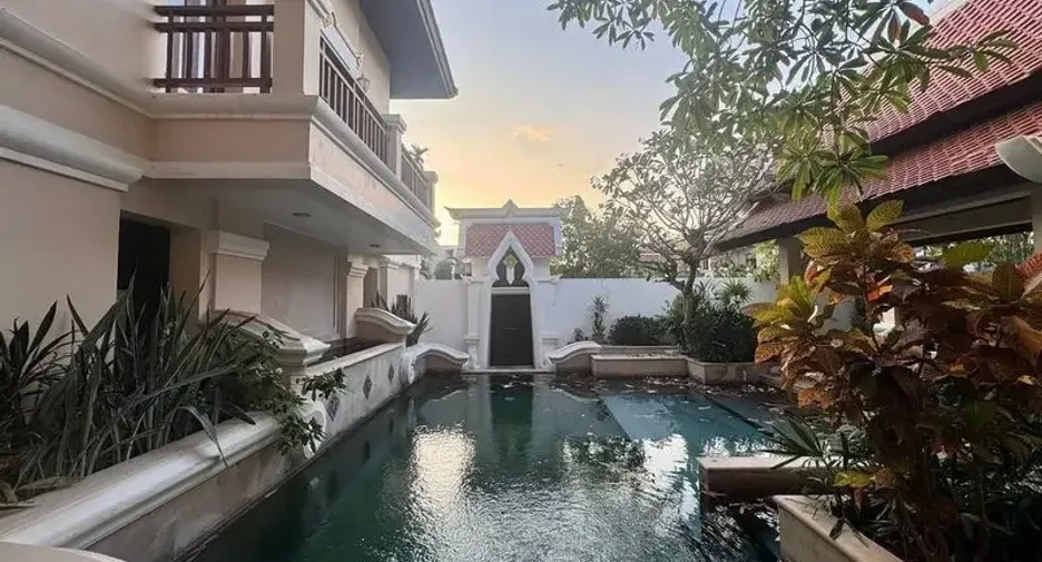 For rent 3 bedrooms villa in Sattahip, Chonburi