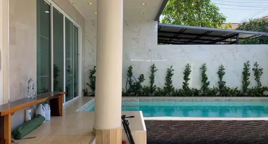 For sale 5 bedrooms townhouse in South Pattaya, Pattaya