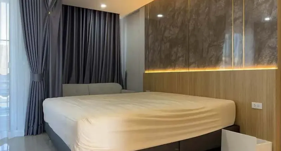For sale 5 bedrooms townhouse in South Pattaya, Pattaya