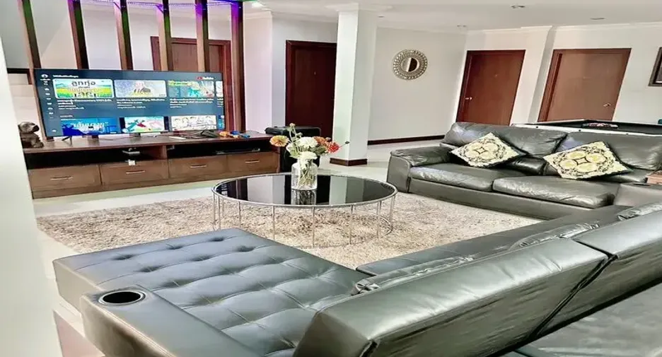 For rent 7 bedrooms villa in Jomtien, Pattaya