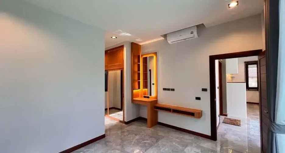 For rent 3 bedrooms villa in Huay Yai, Pattaya