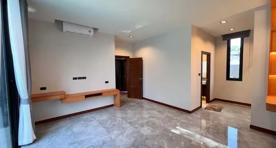 For rent 3 bedrooms villa in Huay Yai, Pattaya
