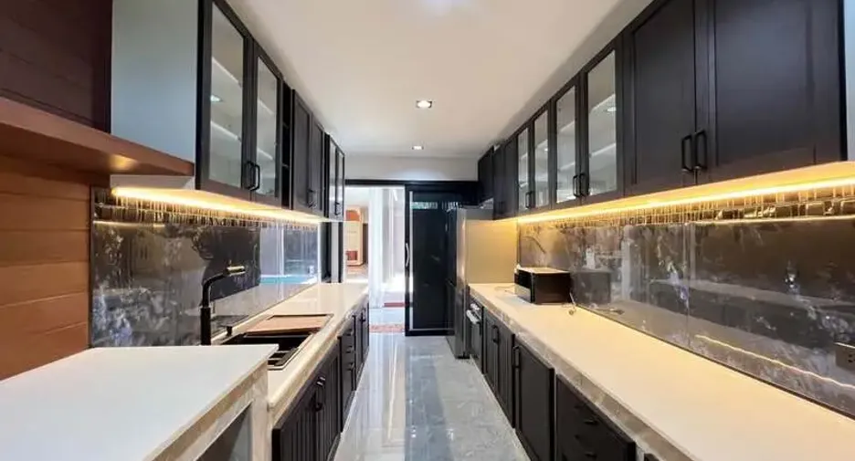 For rent 3 bedrooms villa in Huay Yai, Pattaya