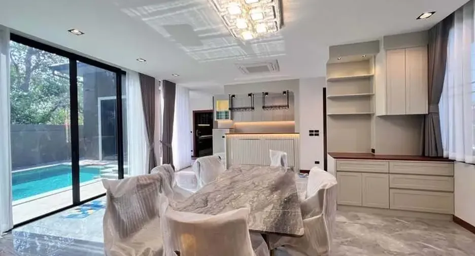For rent 3 bedrooms villa in Huay Yai, Pattaya
