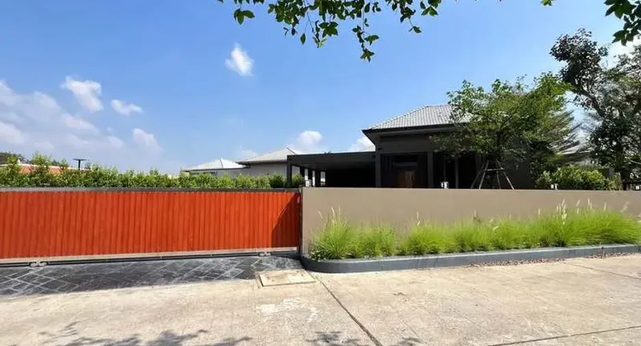 For rent 3 bedrooms villa in Huay Yai, Pattaya